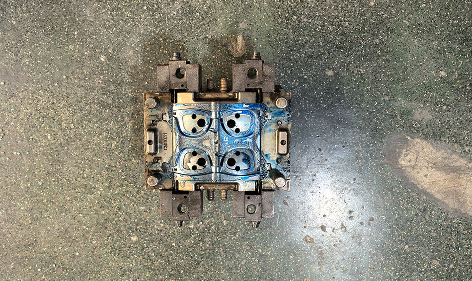 Mass production with mold opening